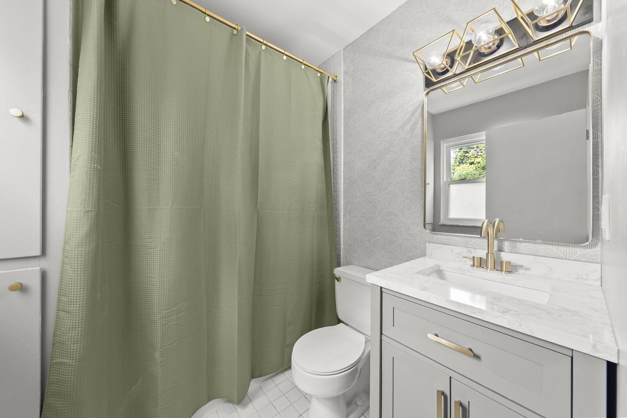 4200 Rudy Road Columbus, OH 43214 - Photo 33 of 78 En Suite Bath (2)