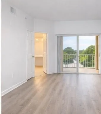 $2,475 | 2100 Greenview Shores Boulevard, Unit 523, Wellington, FL 33414