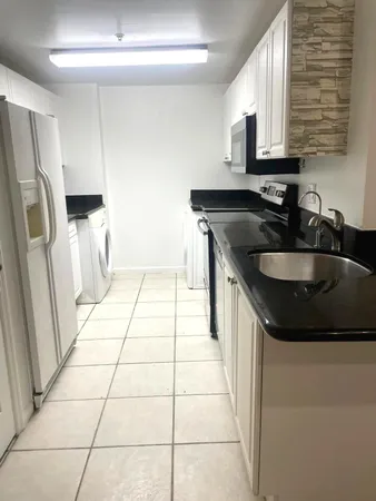 $2,475 | 2100 Greenview Shores Boulevard, Unit 523, Wellington, FL 33414