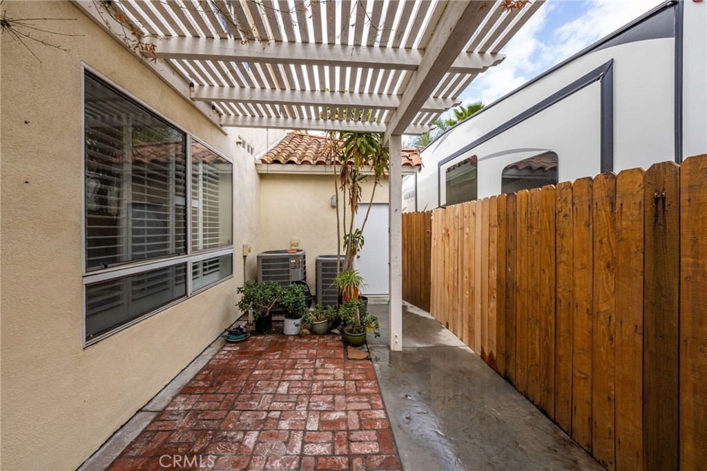 1015 La Salle Circle Corona, CA 92879 - Photo 40 of 56 a front view of a house with a garden