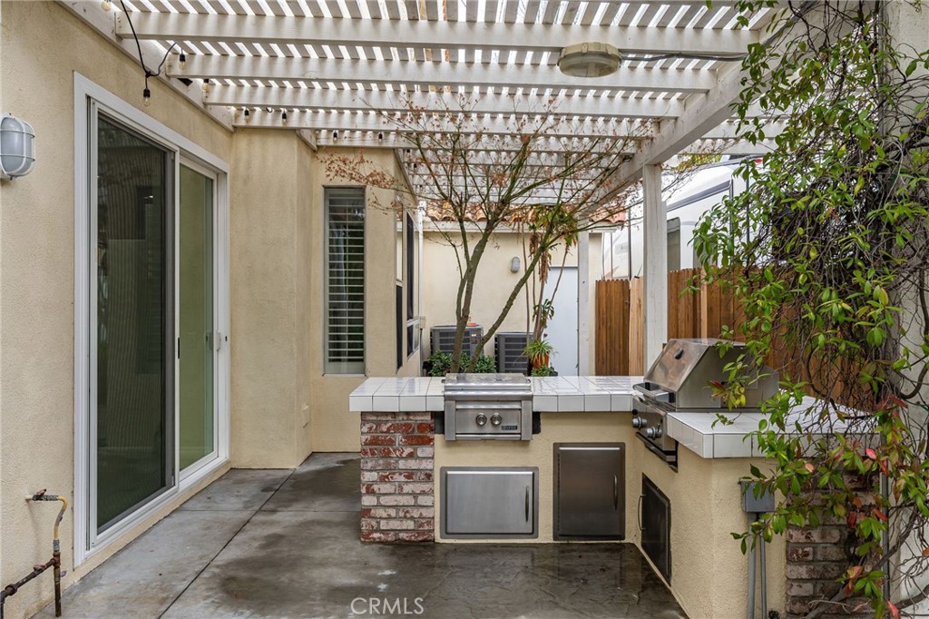 1015 La Salle Circle Corona, CA 92879 - Photo 44 of 56 a view of an outdoor kitchen