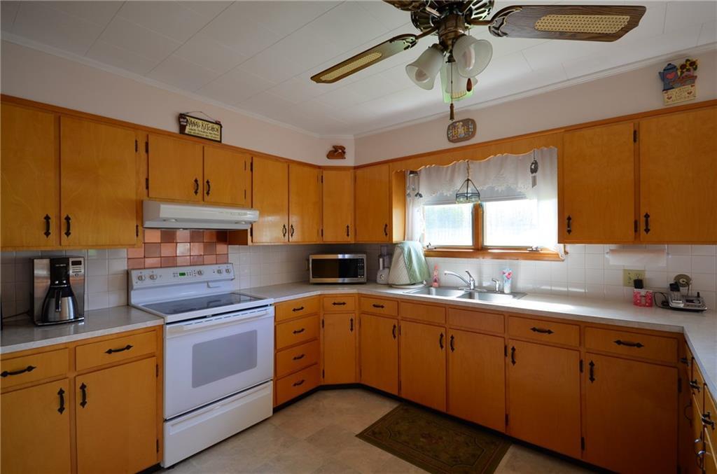126 Enfield Road Lincoln, ME 04457 - Photo 3 of 23 Kitchen