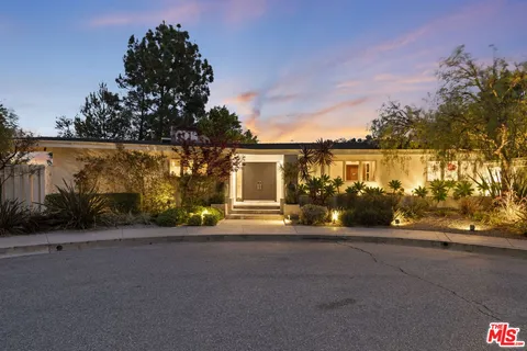 $3,489,000 | 8410 Edwin Drive, Los Angeles, CA 90046
