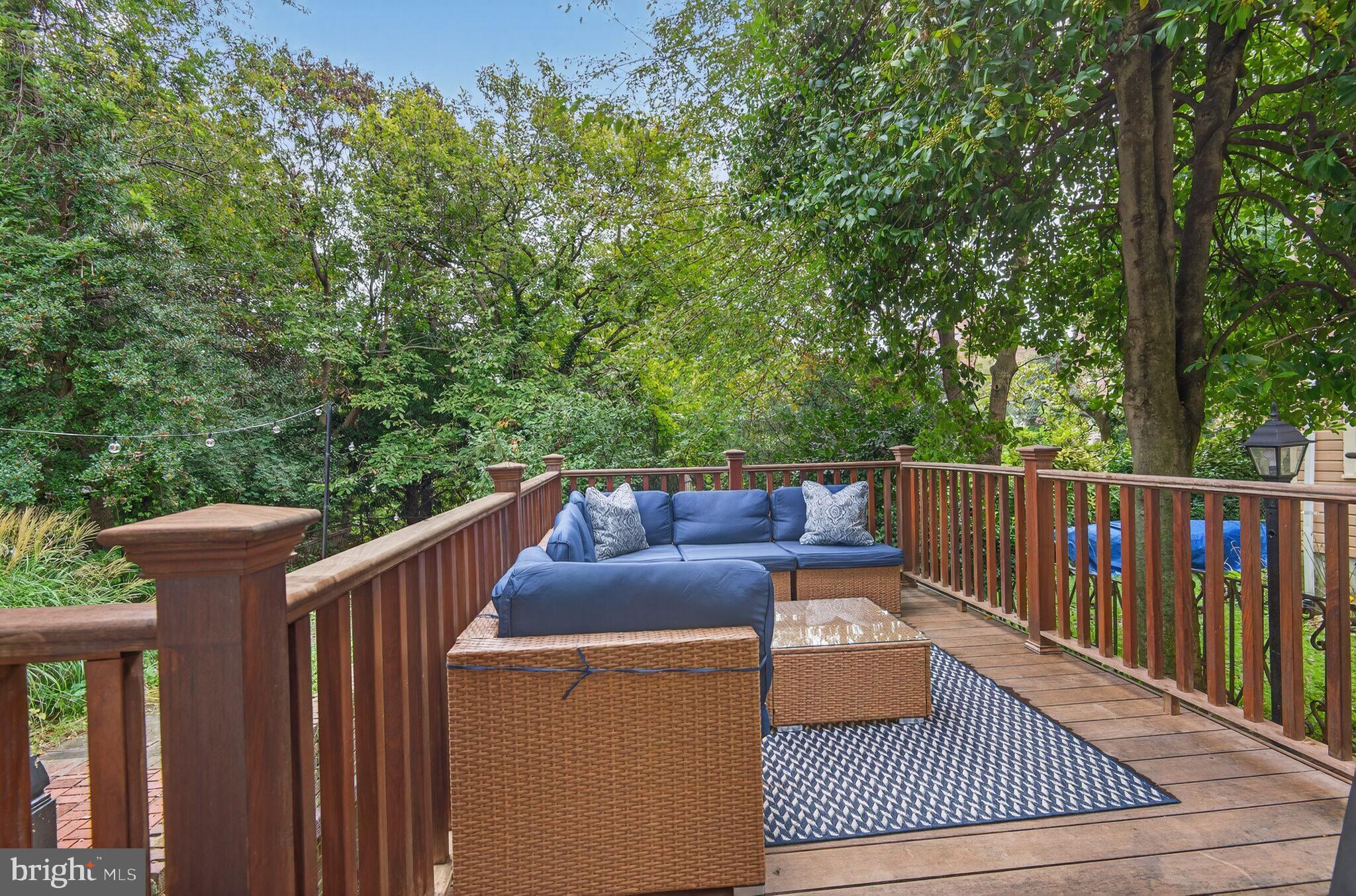168 Green Street Annapolis, MD 21401 - Photo 16 of 40 a view of balcony with furniture