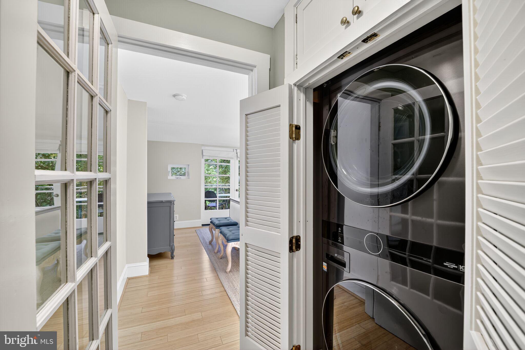 168 Green Street Annapolis, MD 21401 - Photo 26 of 40 a view of a hallway with washer and dryer