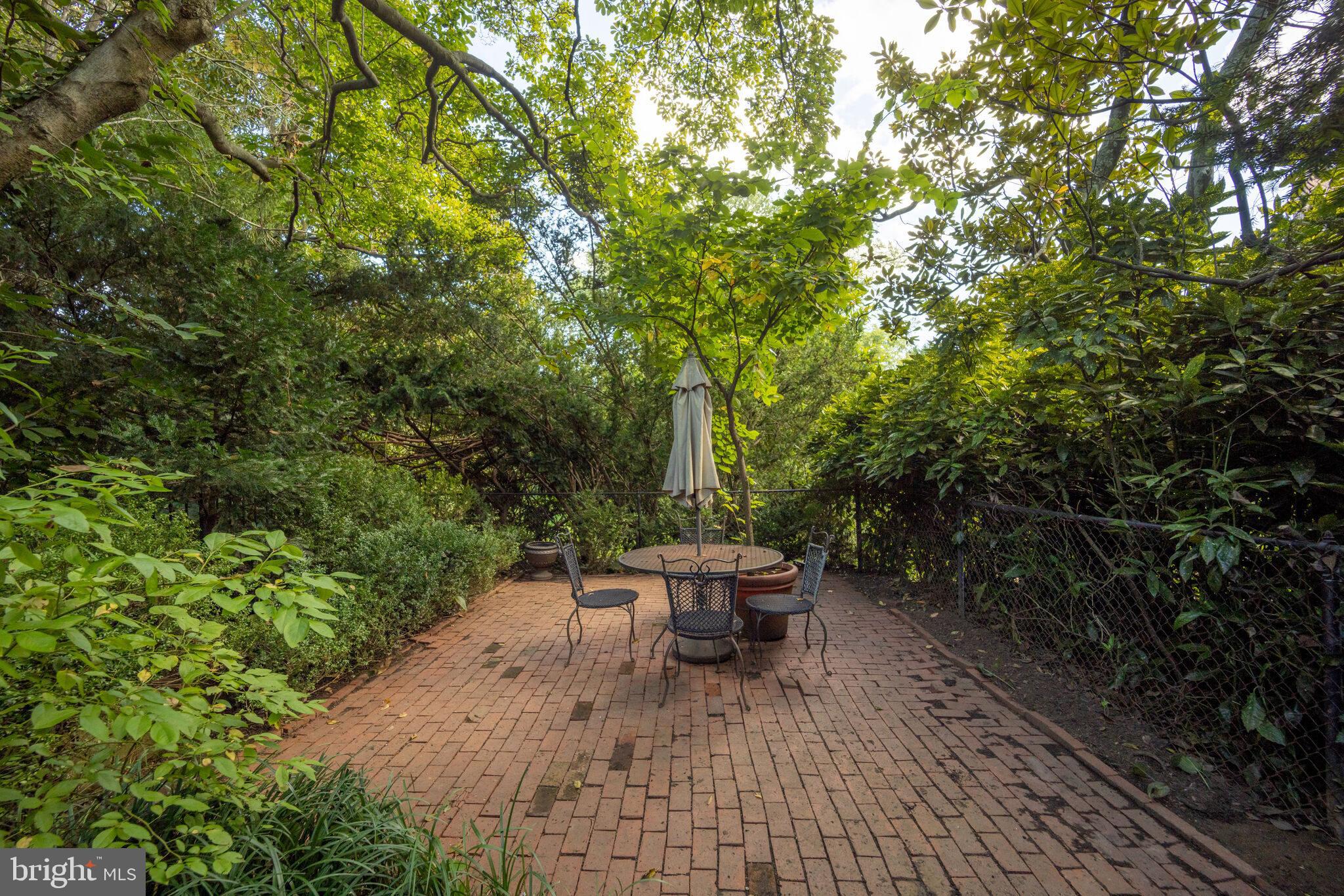 168 Green Street Annapolis, MD 21401 - Photo 32 of 40 a view of a chair and table in the backyard