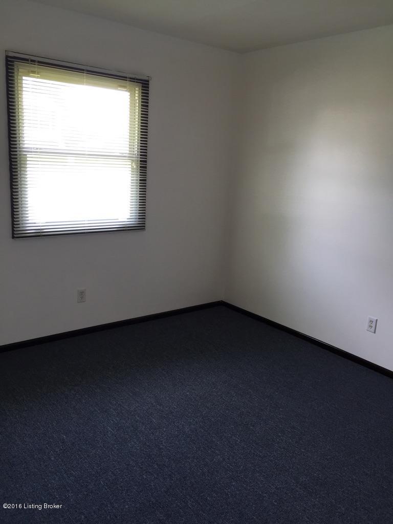 6811 Barfield Road Louisville, KY 40258 - Photo 9 of 25 IMG_0396