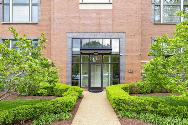 $500,000 | 6615 Alamo Avenue, Unit 1C, Clayton, MO 63105
