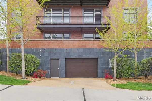 $500,000 | 6615 Alamo Avenue, Unit 1C, Clayton, MO 63105