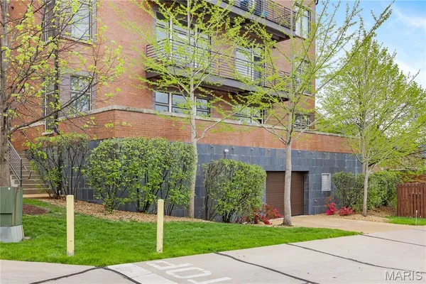 $500,000 | 6615 Alamo Avenue, Unit 1C, Clayton, MO 63105
