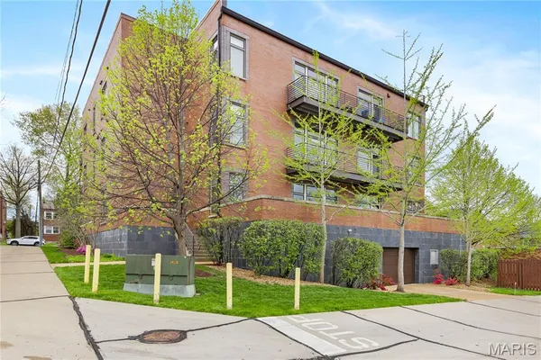 $500,000 | 6615 Alamo Avenue, Unit 1C, Clayton, MO 63105