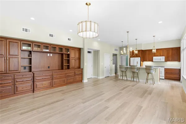 $500,000 | 6615 Alamo Avenue, Unit 1C, Clayton, MO 63105