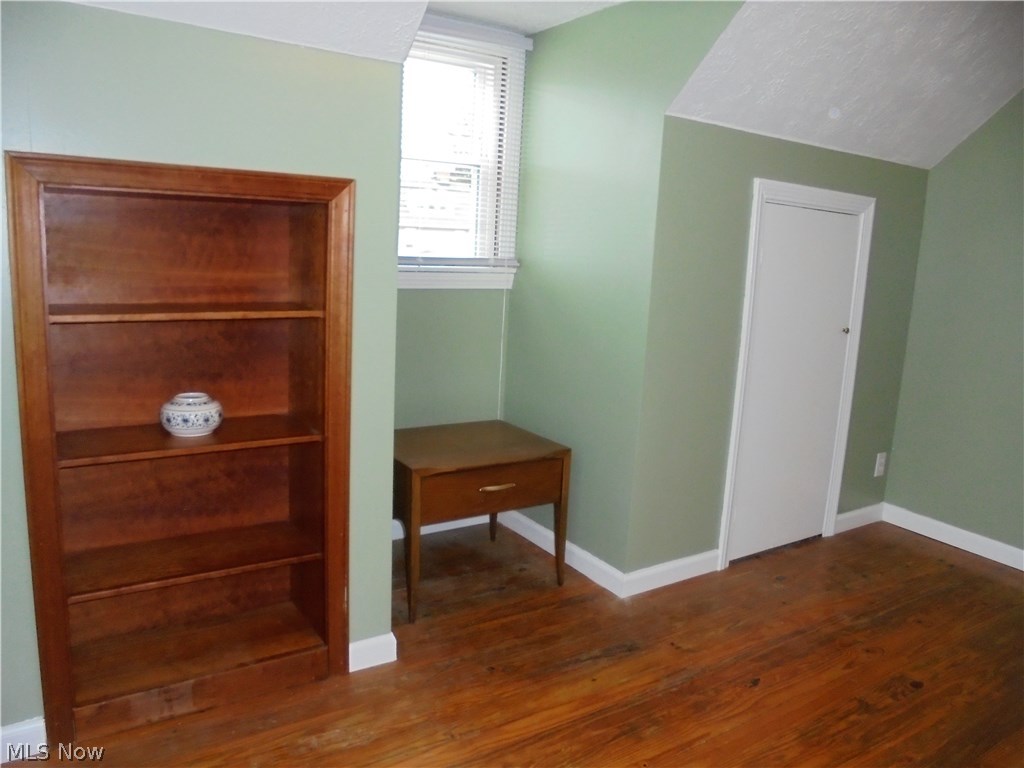 8219 Snow Road Parma, OH 44129 - Photo 9 of 22 Sitting area adjacent to the master bedroom.