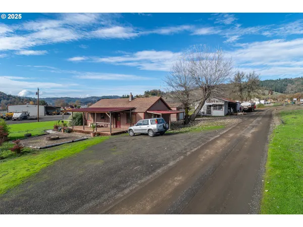 $275,000 | 168 Breezy Lane, Roseburg, OR 97470