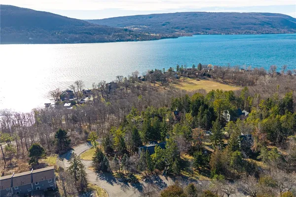 $599,900 | 12 Spy Glass Hill, South Bristol, NY 14424
