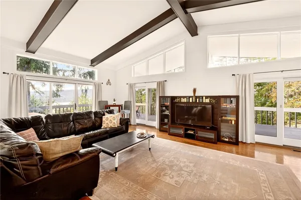 $599,900 | 12 Spy Glass Hill, South Bristol, NY 14424