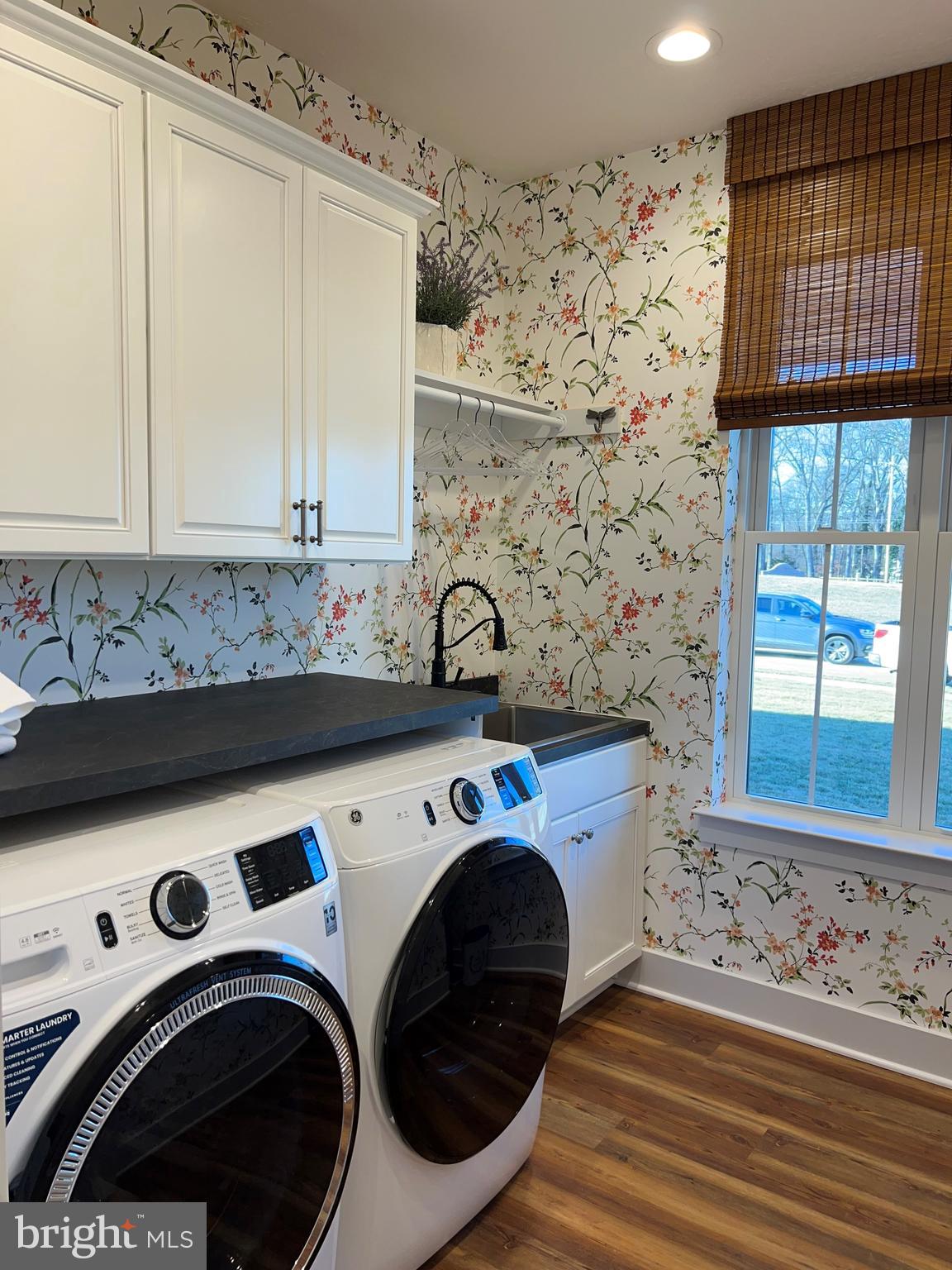 111 Onyx Drive, Unit 55 Hanover, PA 17331 - Photo 6 of 12 a utility room with dryer and washer