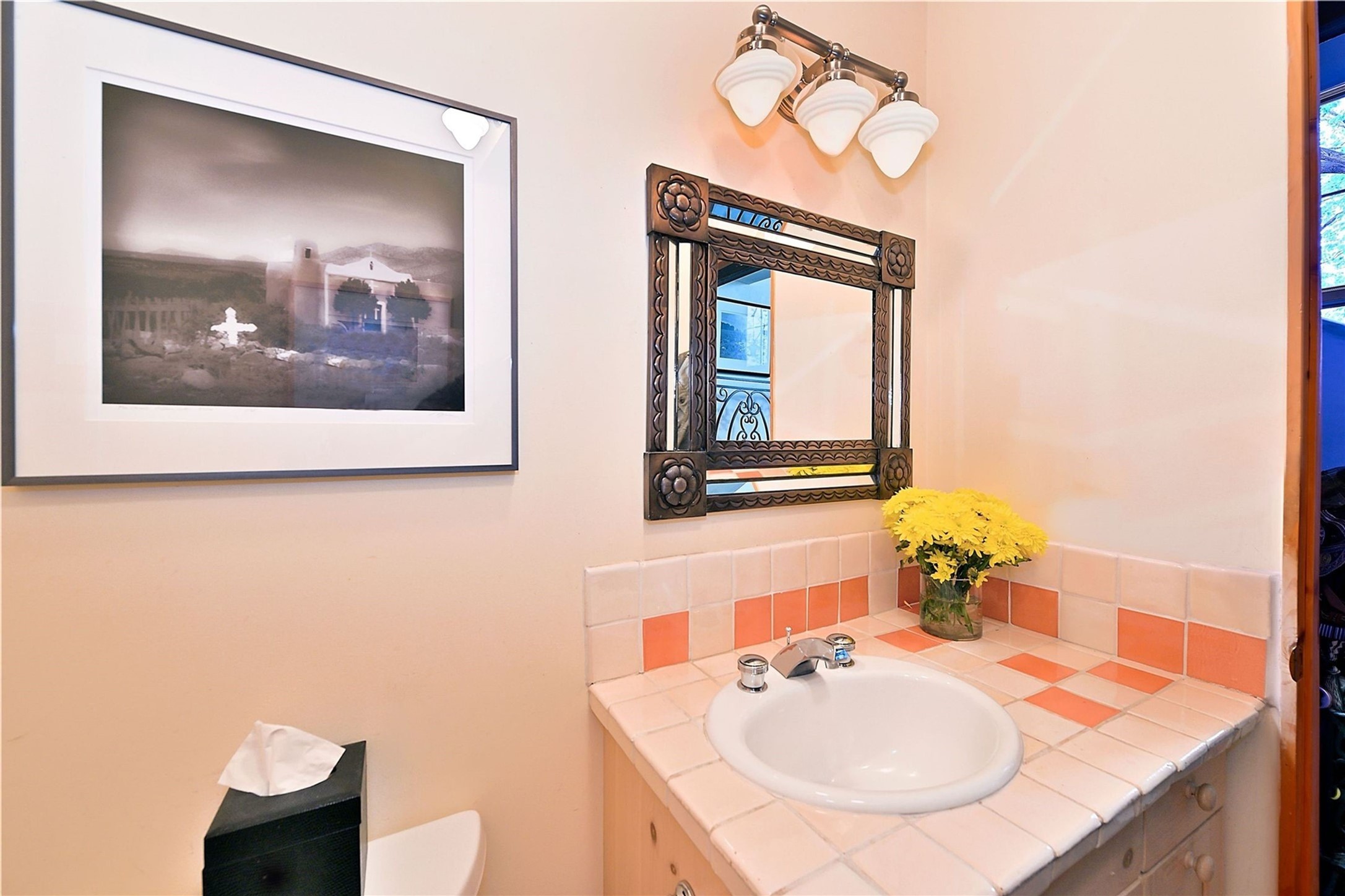 227 Rodriguez Street Santa Fe, NM 87501 - Photo 25 of 39 Downstairs primary bathroom
