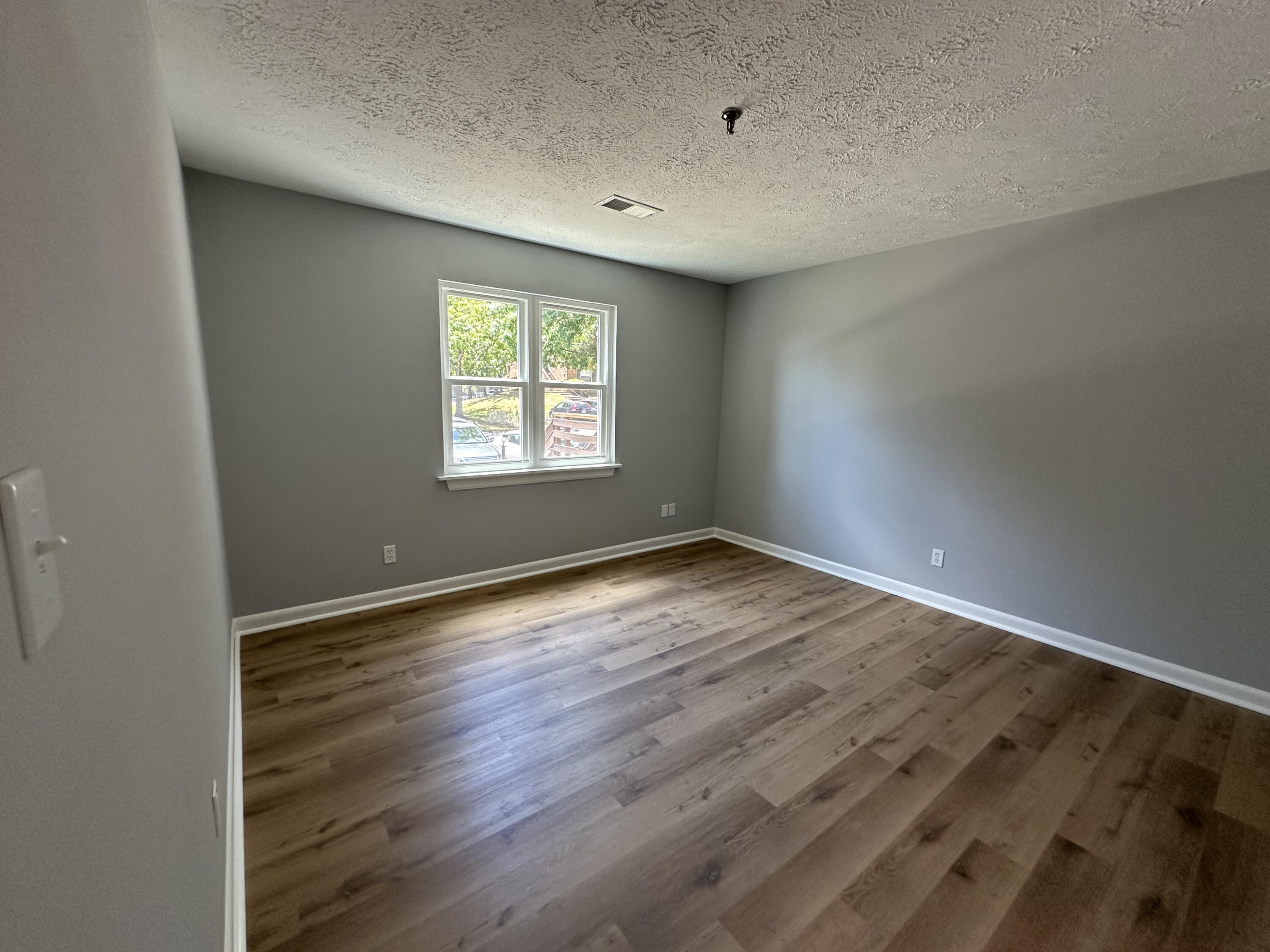 421 Redding Road, Unit 80 Lexington, KY 40517 - Photo 6 of 27 IMG_1286