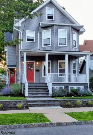$3,200 | 42 Central Avenue, Montclair, NJ 07042