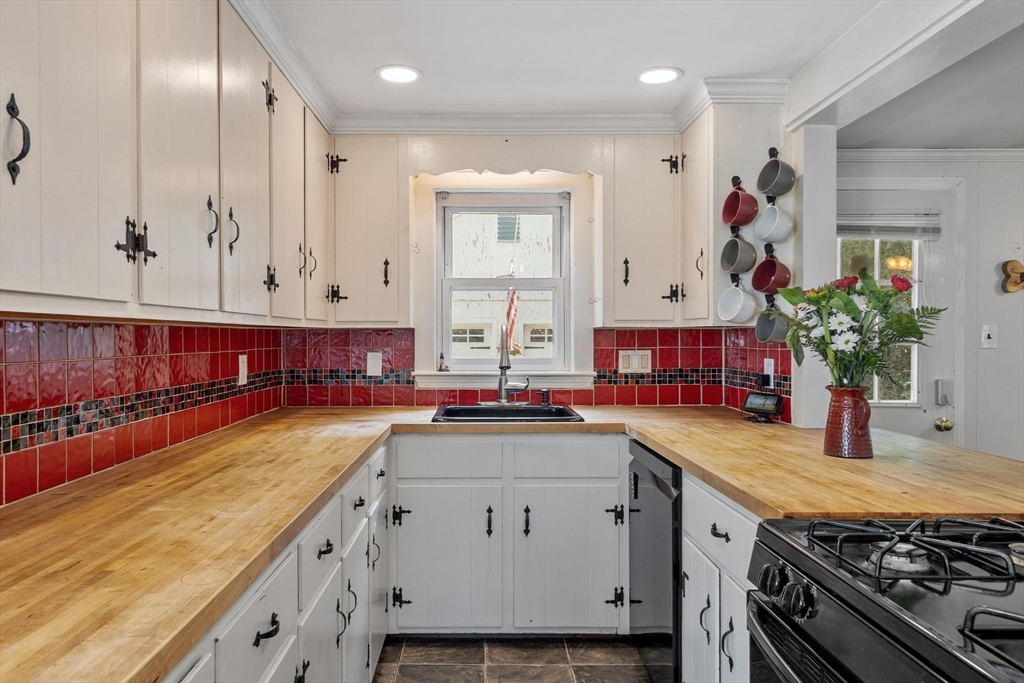 147 Main Street Reading, MA 01867 - Photo 11 of 40 Gallery Image 11