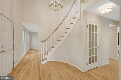 $1,325,000 | 502 Woodland Court Northwest, Vienna, VA 22180