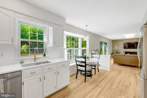 $1,325,000 | 502 Woodland Court Northwest, Vienna, VA 22180