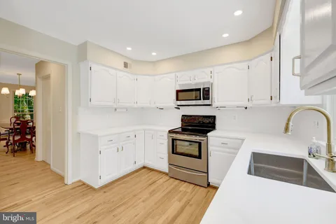 $1,325,000 | 502 Woodland Court Northwest, Vienna, VA 22180