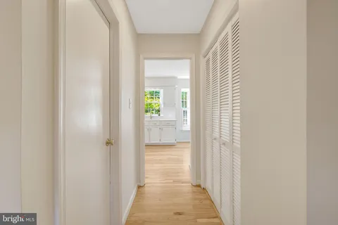 $1,325,000 | 502 Woodland Court Northwest, Vienna, VA 22180