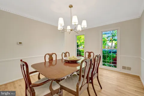 $1,325,000 | 502 Woodland Court Northwest, Vienna, VA 22180