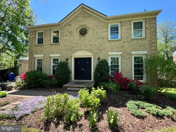 $1,325,000 | 502 Woodland Court Northwest, Vienna, VA 22180