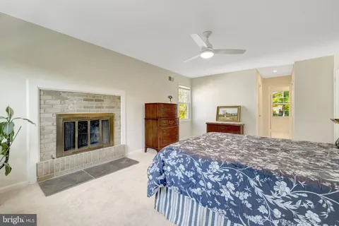 $1,325,000 | 502 Woodland Court Northwest, Vienna, VA 22180