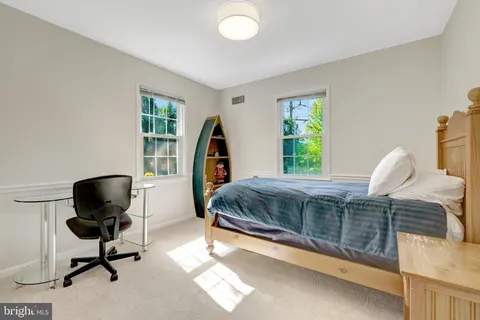 $1,325,000 | 502 Woodland Court Northwest, Vienna, VA 22180