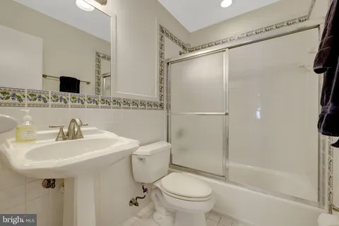 $1,325,000 | 502 Woodland Court Northwest, Vienna, VA 22180