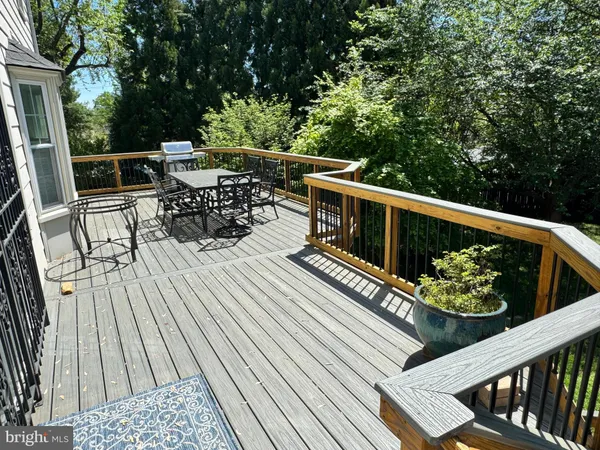 $1,325,000 | 502 Woodland Court Northwest, Vienna, VA 22180