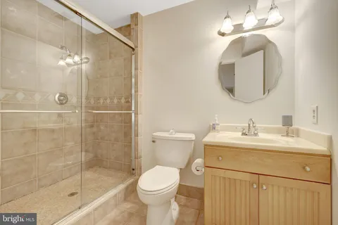 $1,325,000 | 502 Woodland Court Northwest, Vienna, VA 22180