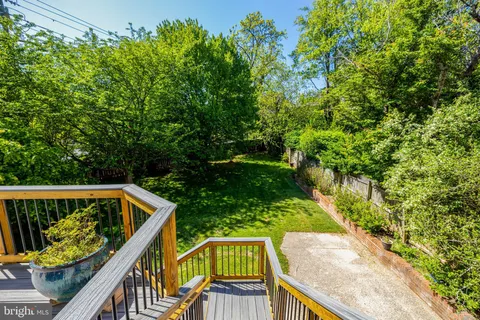 $1,325,000 | 502 Woodland Court Northwest, Vienna, VA 22180