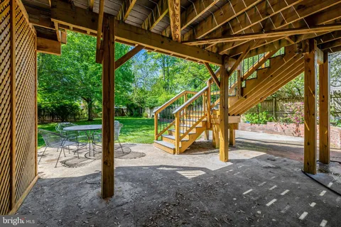 $1,325,000 | 502 Woodland Court Northwest, Vienna, VA 22180