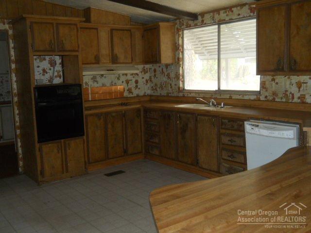 61082 Springcrest Drive Bend, OR 97702 - Photo 7 of 21 Additional Photo
