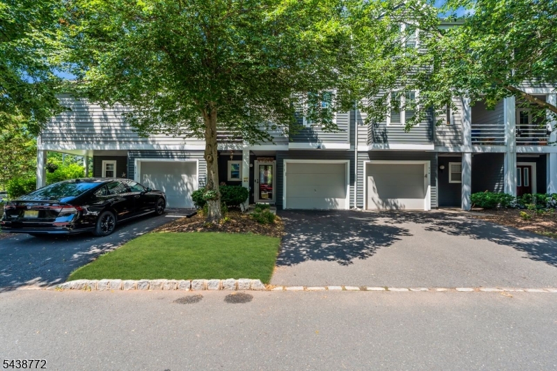 213 Longview Road Bridgewater, NJ 08807 - Photo 5 of 47