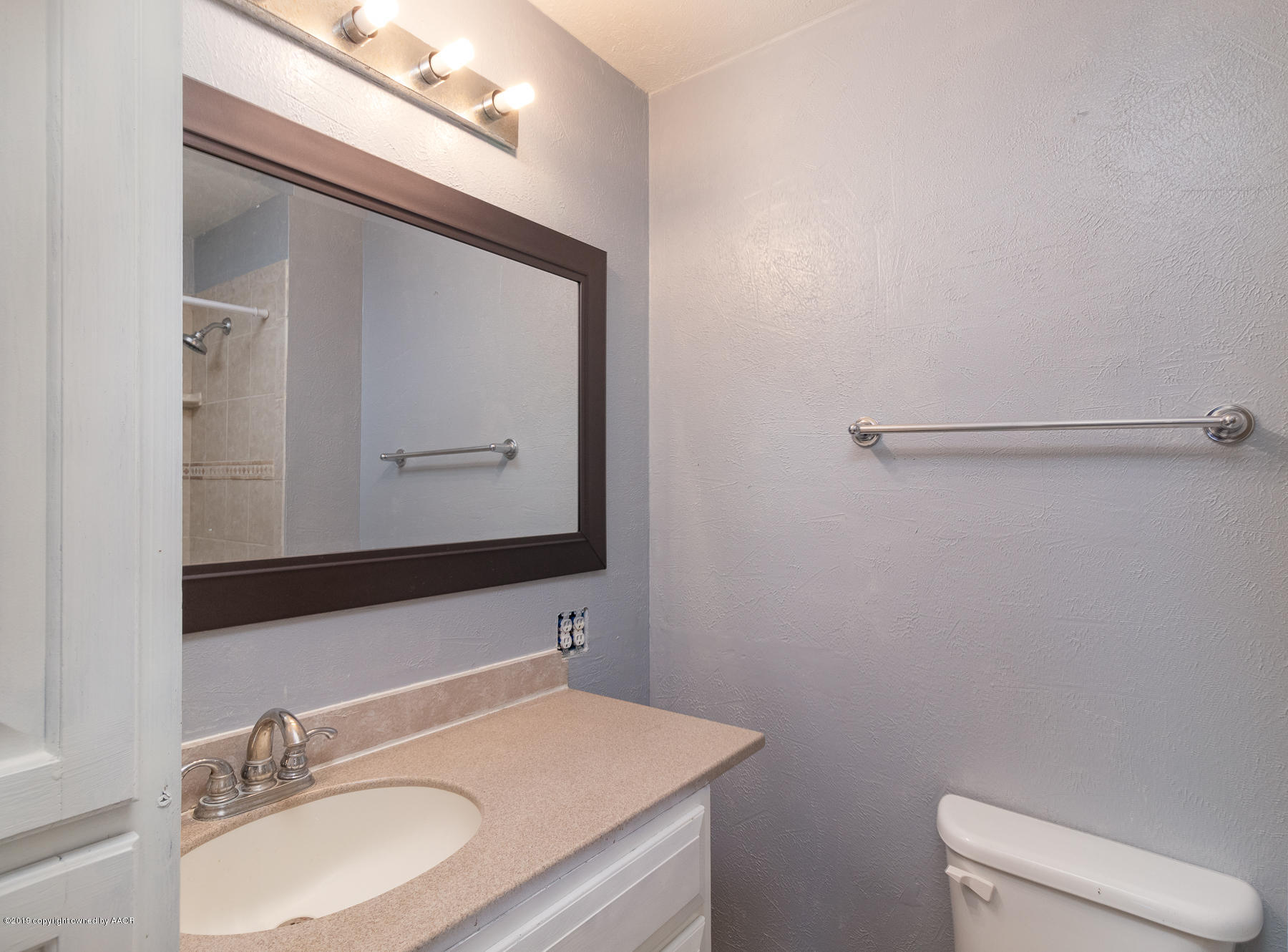 5125 Royce Drive Amarillo, TX 79110 - Photo 14 of 17 Main Bathroom