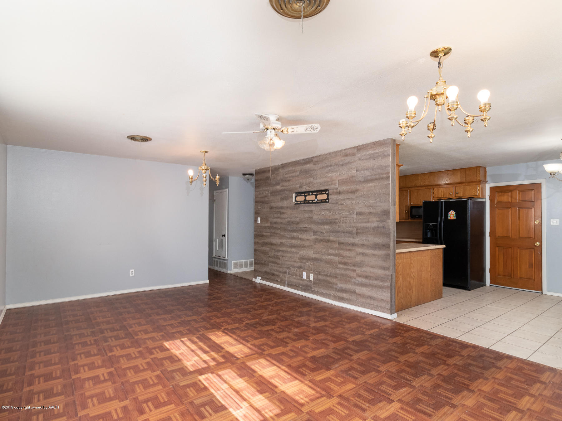 5125 Royce Drive Amarillo, TX 79110 - Photo 6 of 17 Living Area View 2