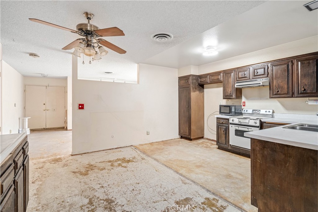 37747 Rudall Avenue Palmdale, CA 93550 - Photo 11 of 27