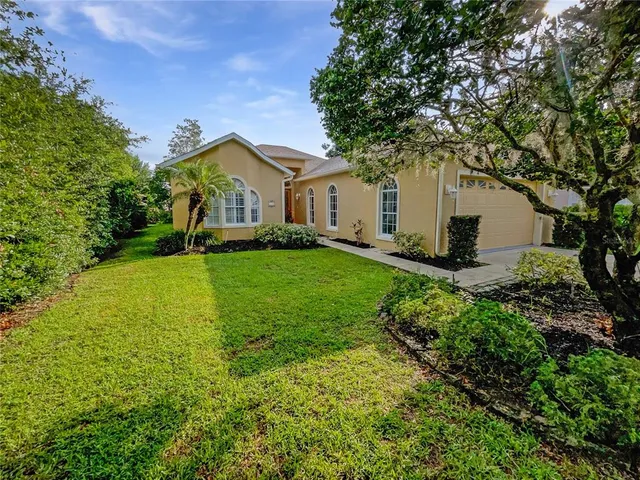 $316,000 | 109 Greentree Lane, Yalaha, FL 34797