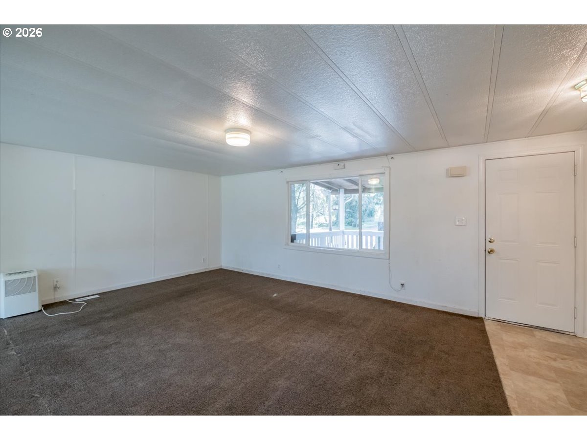 42069 Cut-Off Drive Lebanon, OR 97355 - Photo 13 of 44