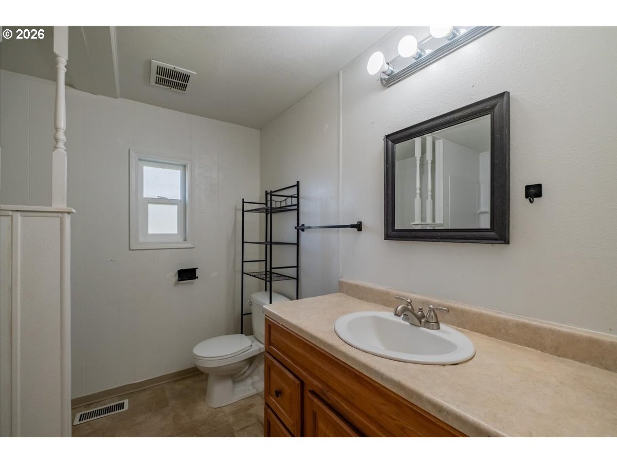 42069 Cut-Off Drive Lebanon, OR 97355 - Photo 22 of 44