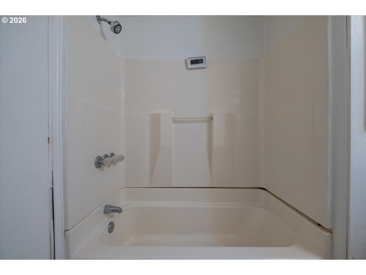 42069 Cut-Off Drive Lebanon, OR 97355 - Photo 30 of 44