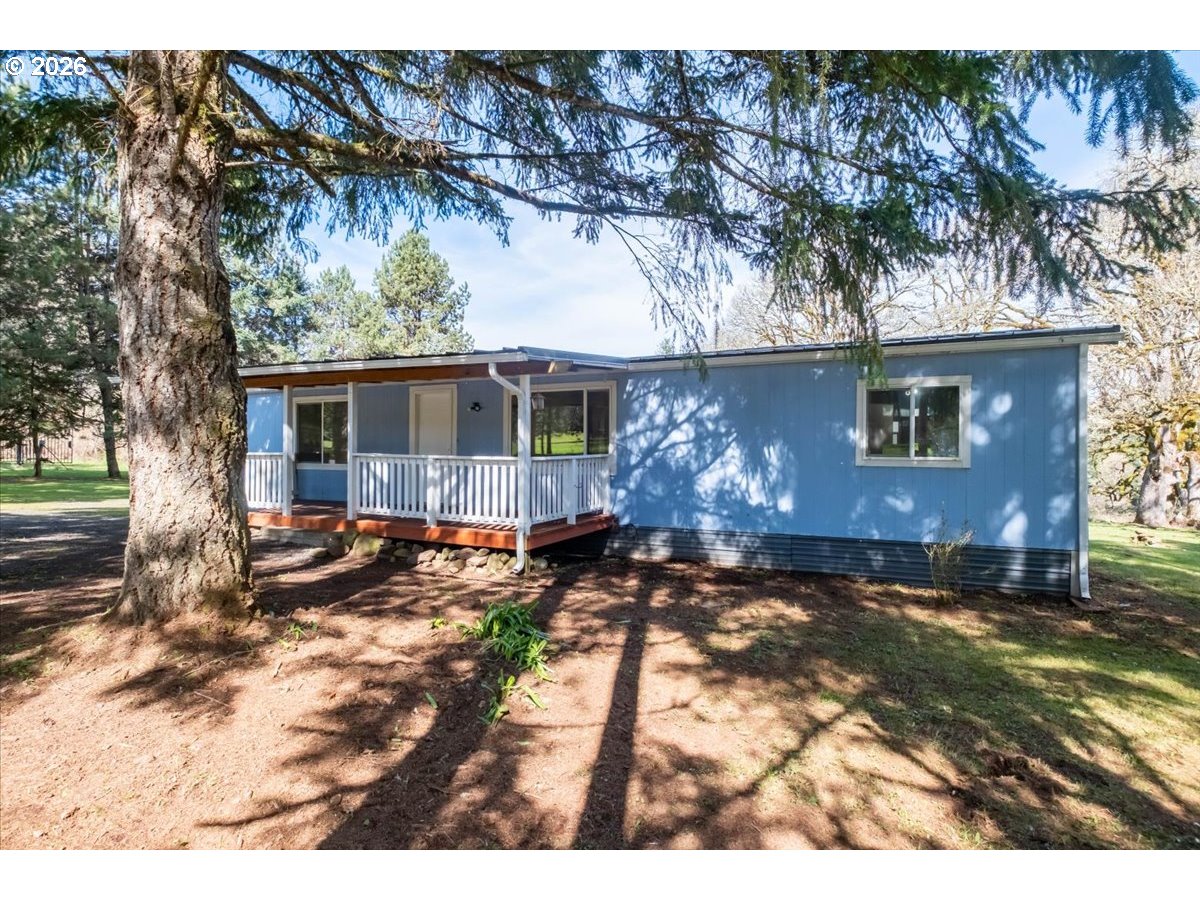 42069 Cut-Off Drive Lebanon, OR 97355 - Photo 3 of 44