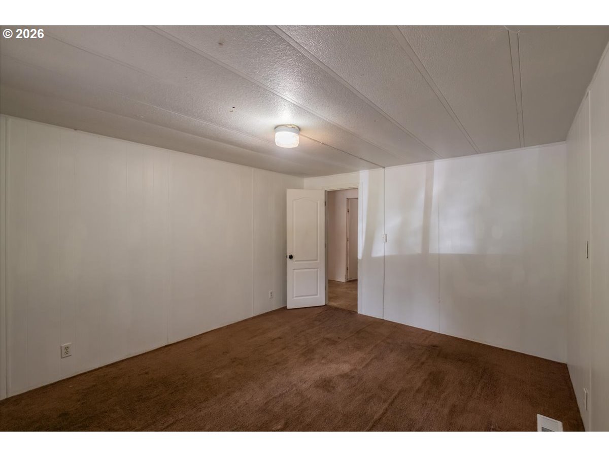 42069 Cut-Off Drive Lebanon, OR 97355 - Photo 31 of 44