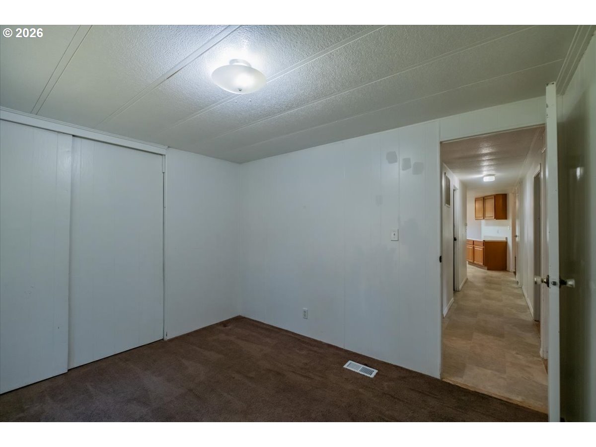 42069 Cut-Off Drive Lebanon, OR 97355 - Photo 34 of 44